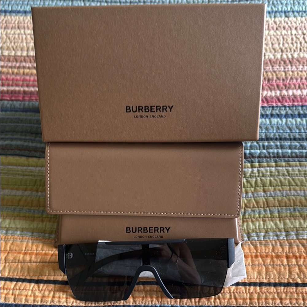 Burberry Black Sunglasses